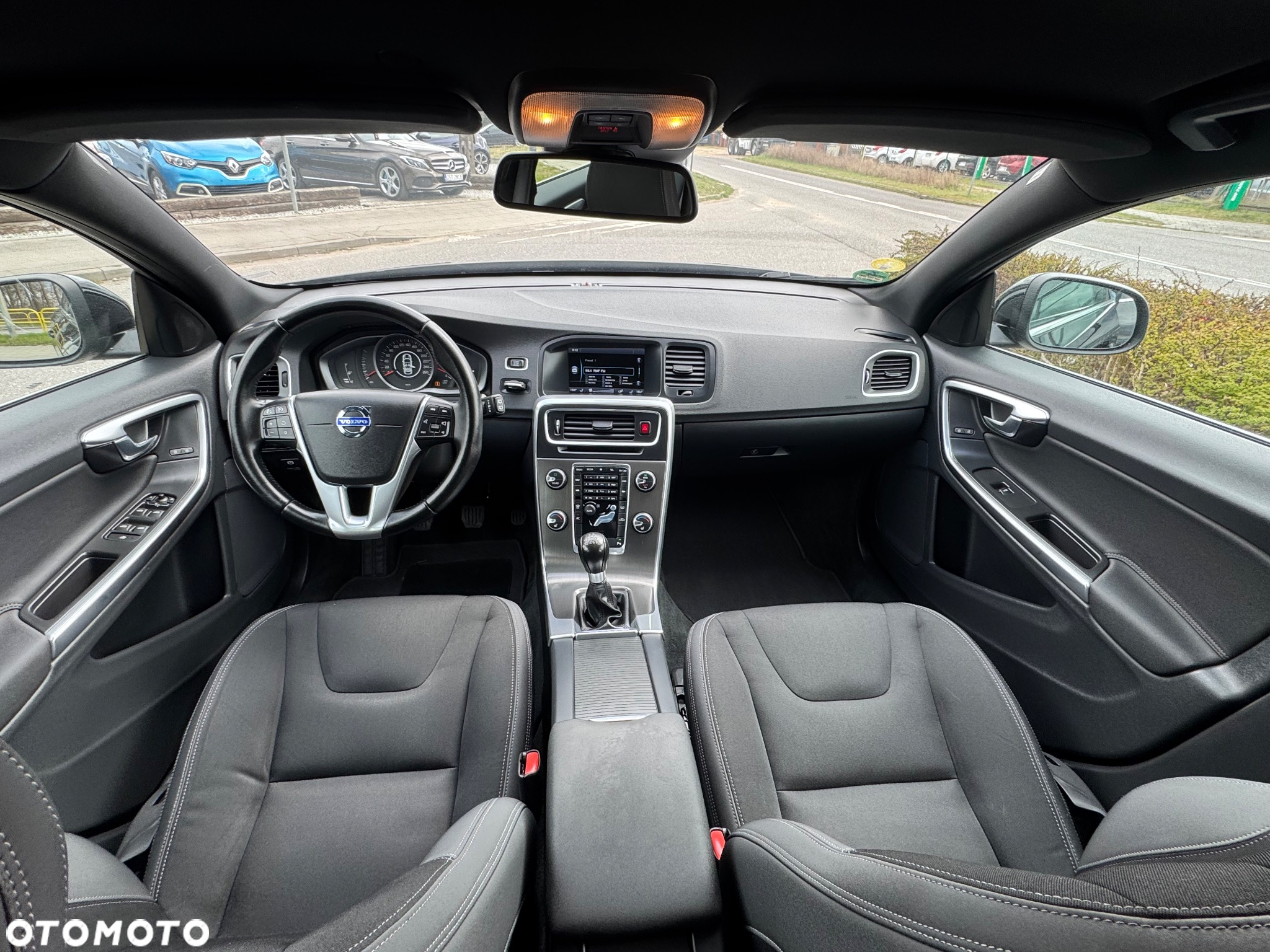 Volvo V60 D4 Momentum - 23