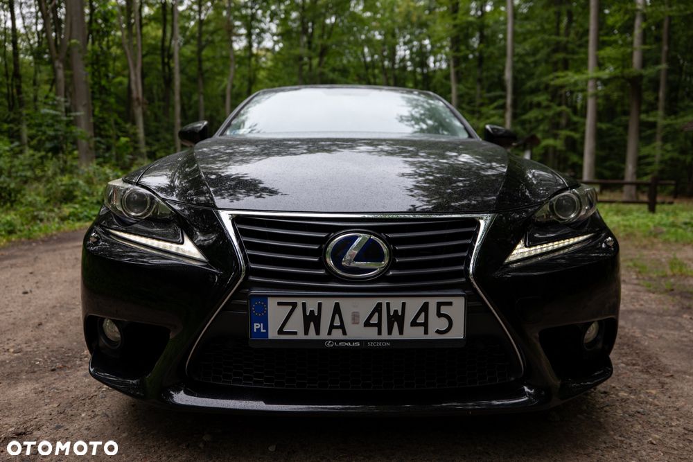 Lexus IS 300h Business - 9