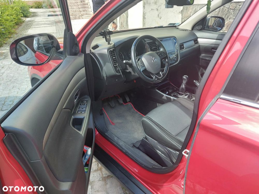 Mitsubishi Outlander 2.0 2WD Edition 100 - 3