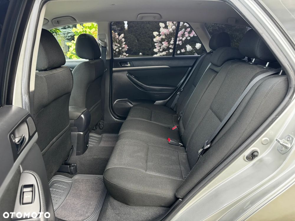 Toyota Avensis 1.8 VVT-i Executive - 31