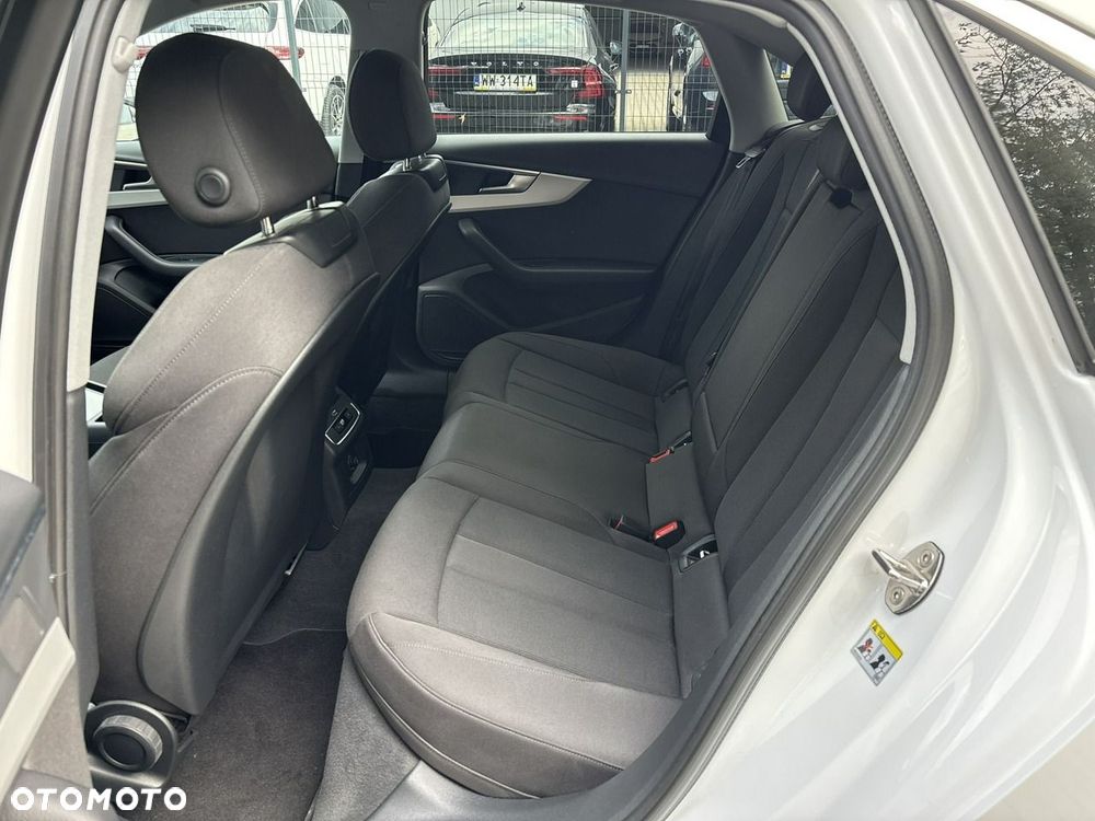 Audi A4 Limousine 35 TFSI mHEV Advanced S tronic - 19