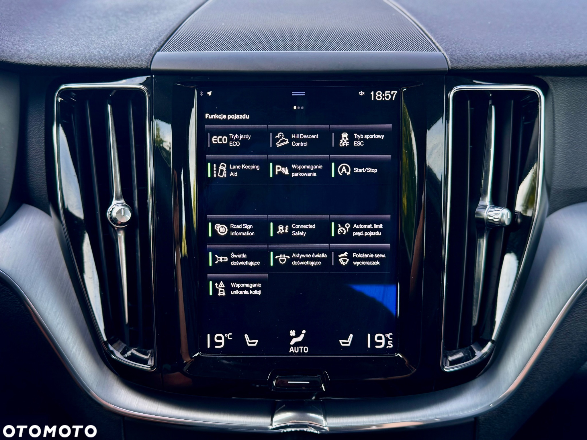 Volvo XC 60 D4 AWD Geartronic Momentum - 25
