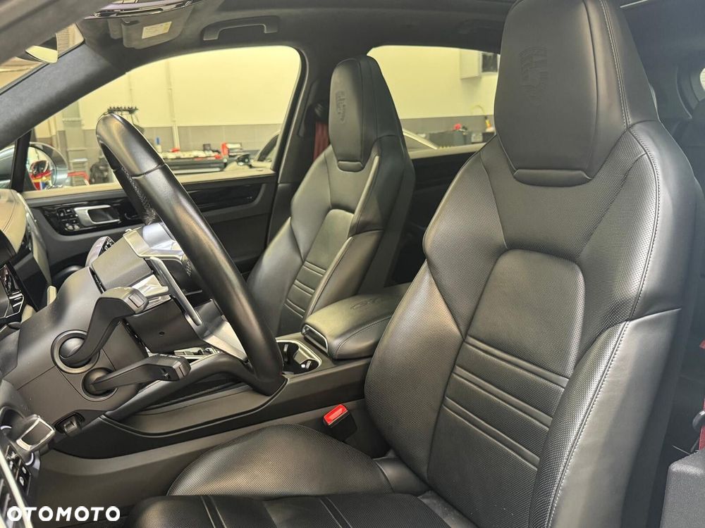 Porsche Cayenne - 11