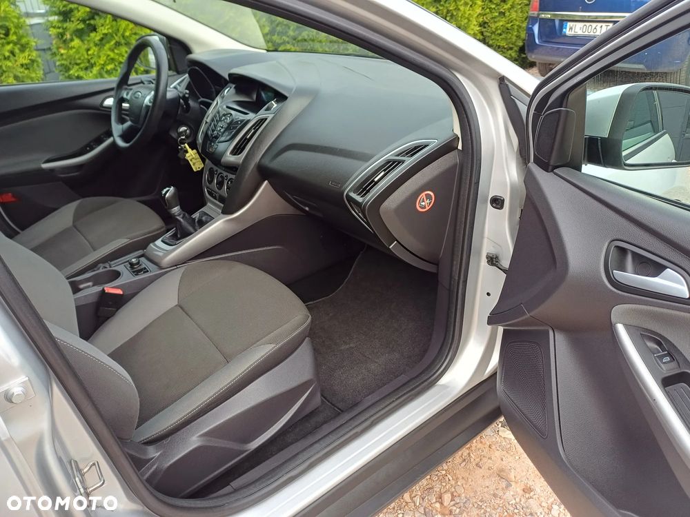 Ford Focus 1.6 Ambiente - 17