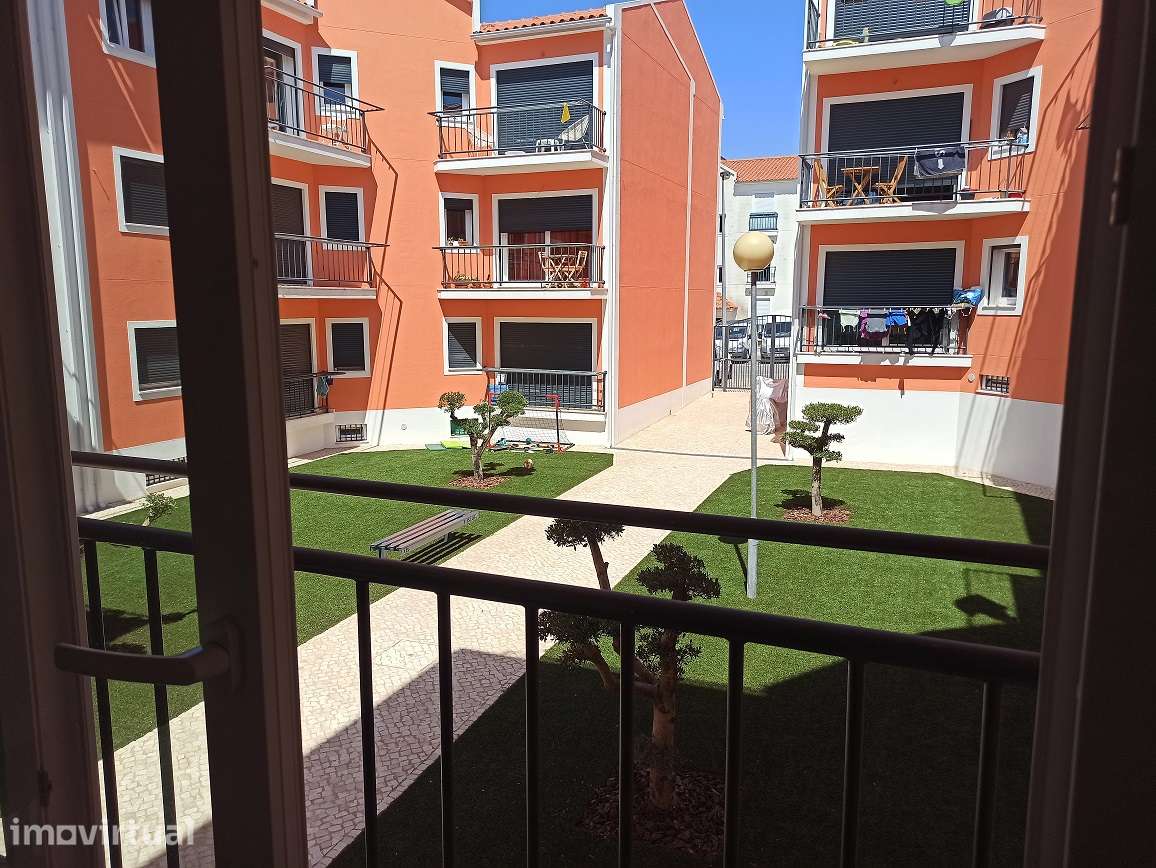 T3 para Arrendamento | 120 m² + Arrecadação com 30 m² | Azeitão - Grande imagem: 2/22