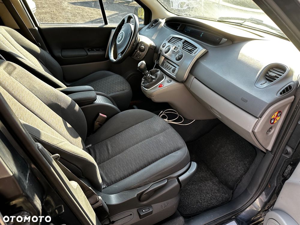 Renault Scenic - 11