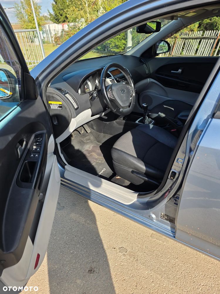 Kia Ceed 1.4 Comfort + - 6