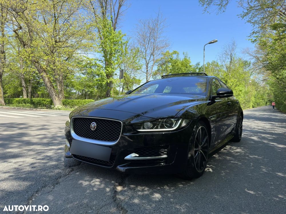 Jaguar XE 2.0 Portfolio - 1