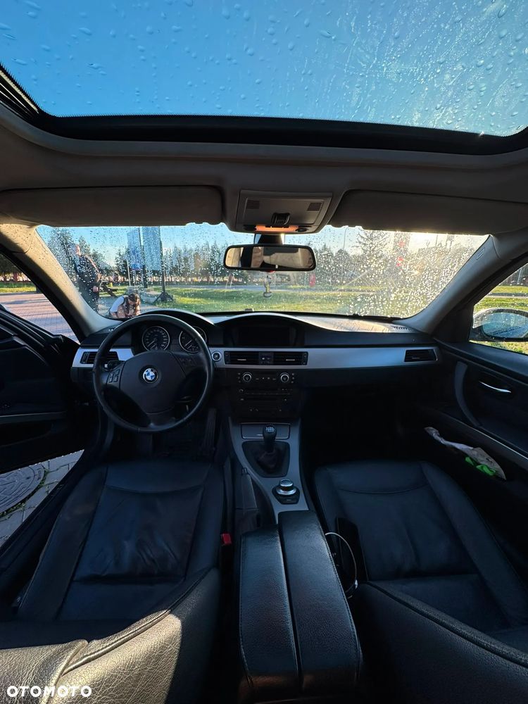 BMW Seria 3 320d Efficient Dynamics - 14