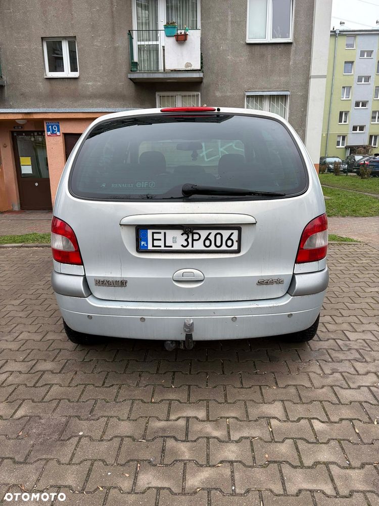 Renault Scenic 1.6 16V Family - 4