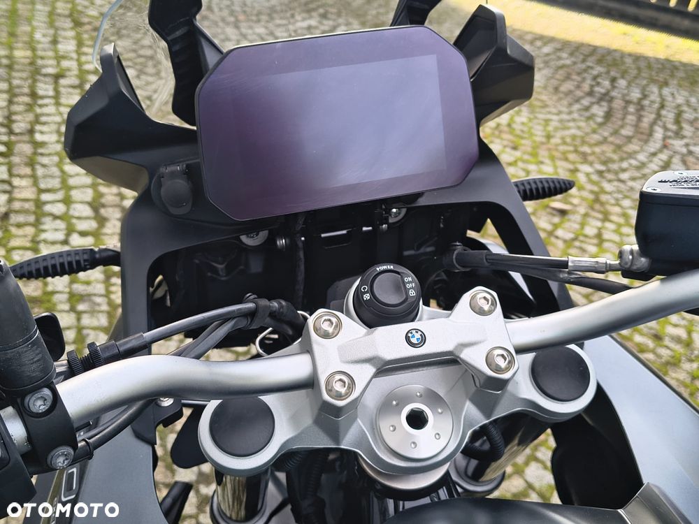 BMW F - 28