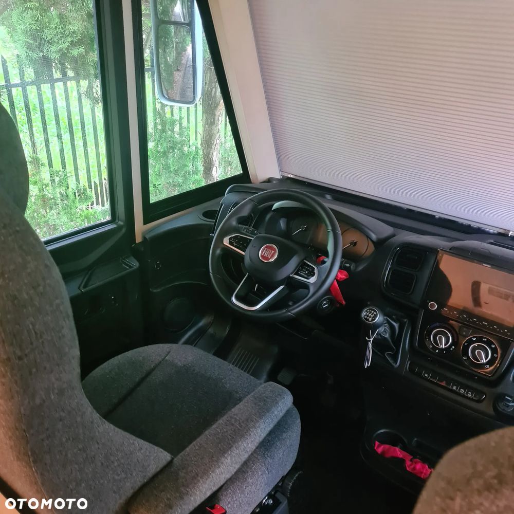 KNAUS Live i 700 - 33