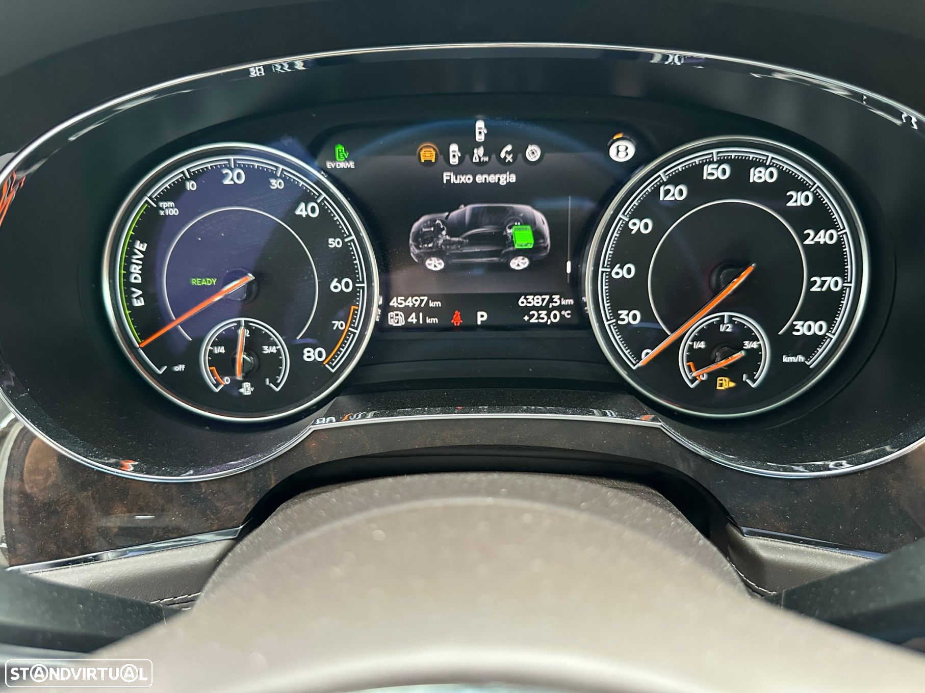 Bentley Bentayga Hybrid - 42