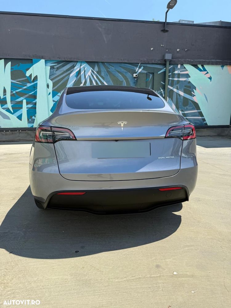 Tesla Model Y Long Range AWD - 5