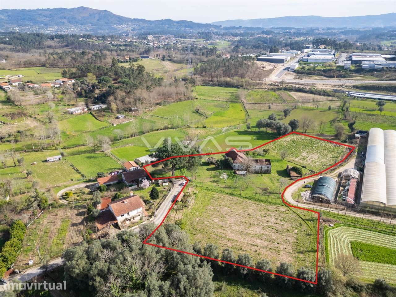 Quintinha T0 Venda em Pico de Regalados, Gondiães e Mós,Vila Verde - Grande imagem: 3/34