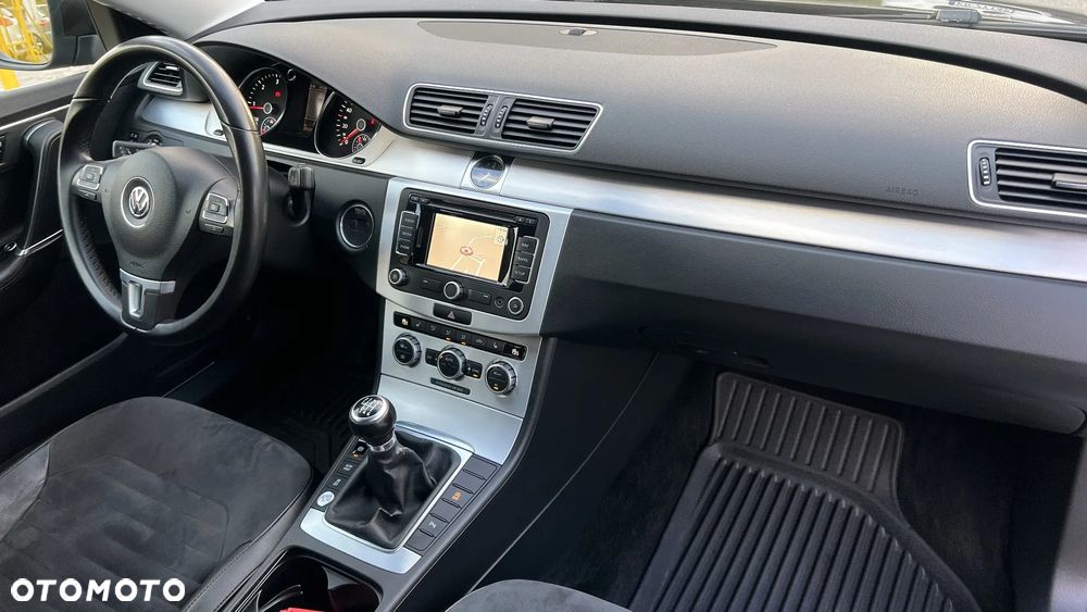 Volkswagen Passat 2.0 TDI Highline - 19