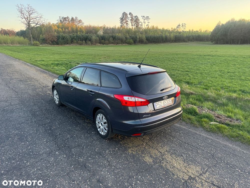 Ford Focus 1.6 Edition - 8