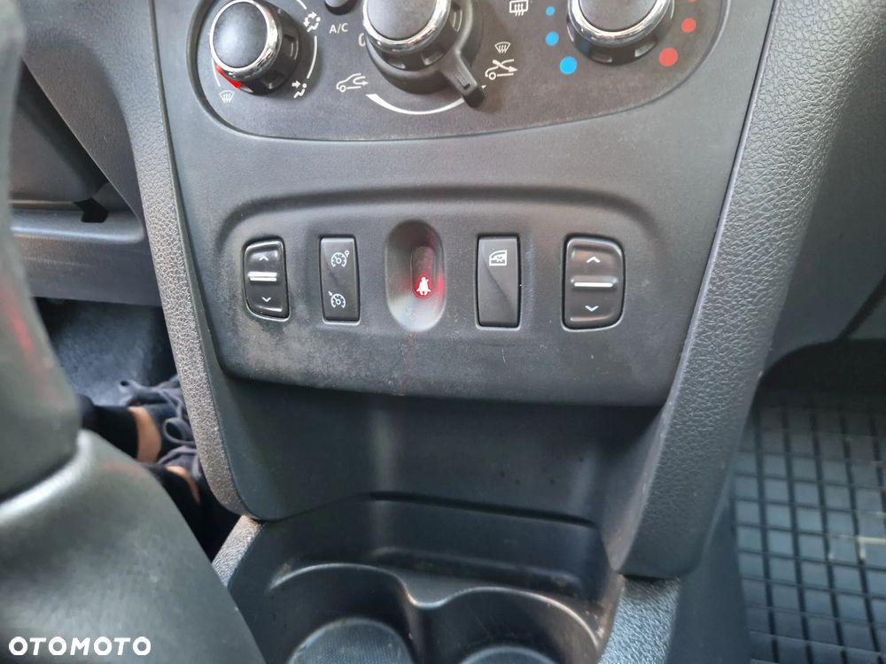 Dacia Sandero - 12