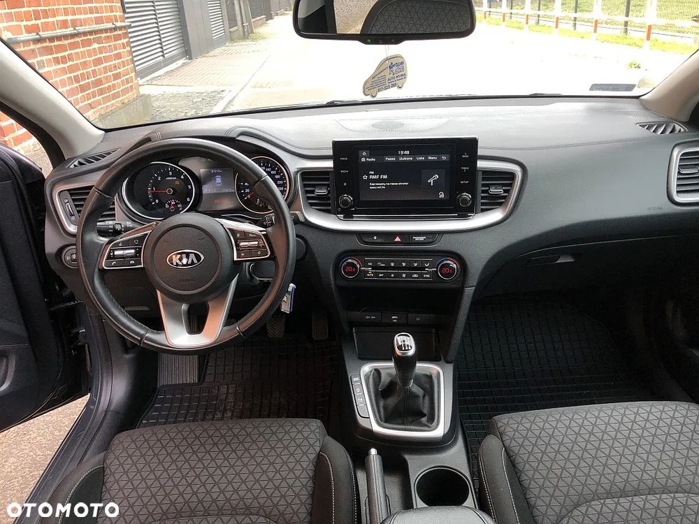 Kia Ceed - 10