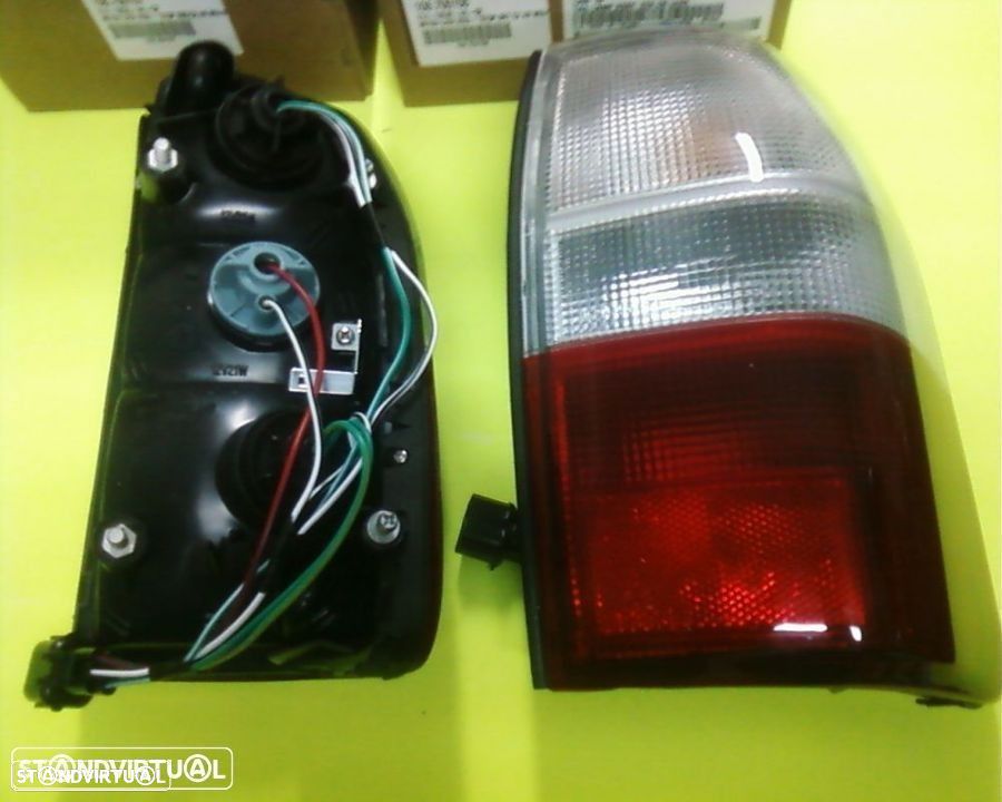 farolins stop mitsubishi l200 k74 strakar (novos) - 2