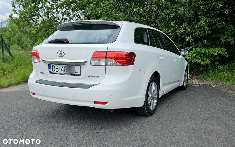 Toyota Avensis 2.0 D-4D Premium - 6