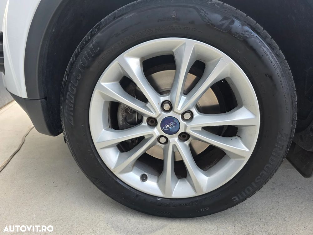 Ford Kuga 2.0 TDCi 4WD Powershift Titanium - 9