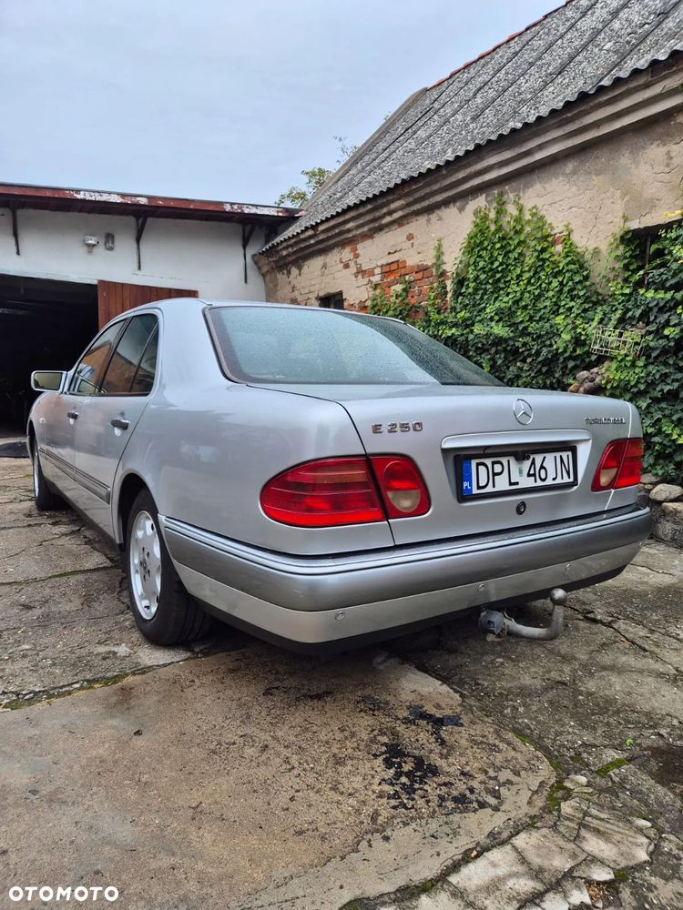 Mercedes-Benz Klasa E - 6