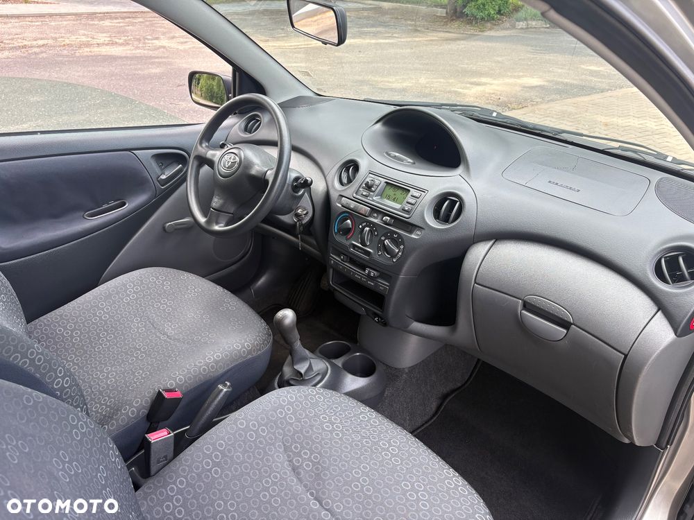 Toyota Yaris 1.0 - 26
