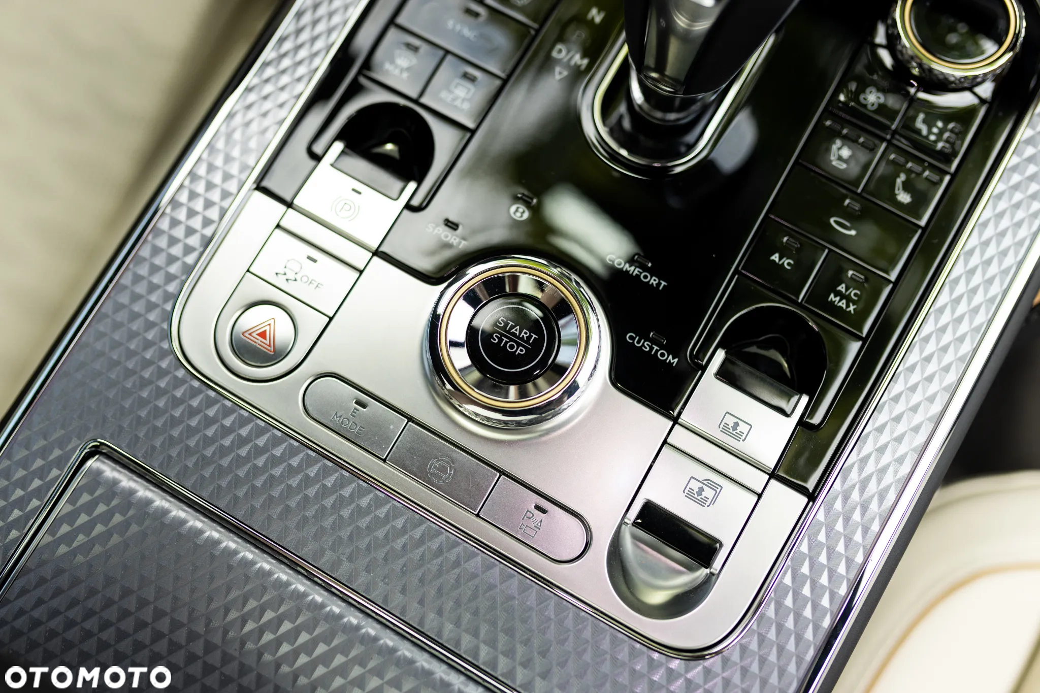Bentley Flying Spur - 13