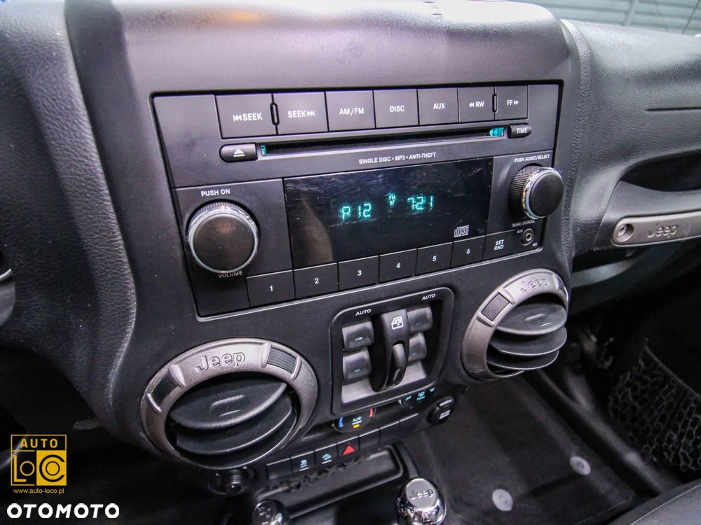 Jeep Wrangler 3.6 Unlim Night Eagle - 19