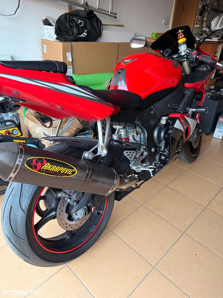 Yamaha R6 - 4