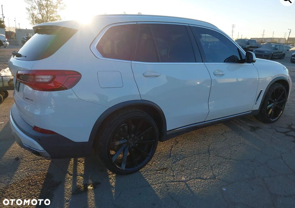 BMW X5 xDrive40i - 12