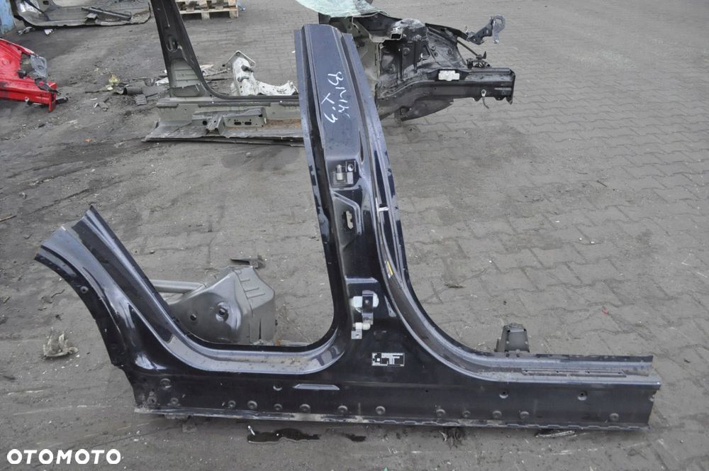 BMW iX3 G08 SŁUPEK PRÓG PRAWY