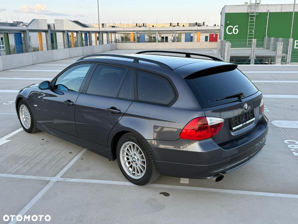 BMW Seria 3 320i - 6