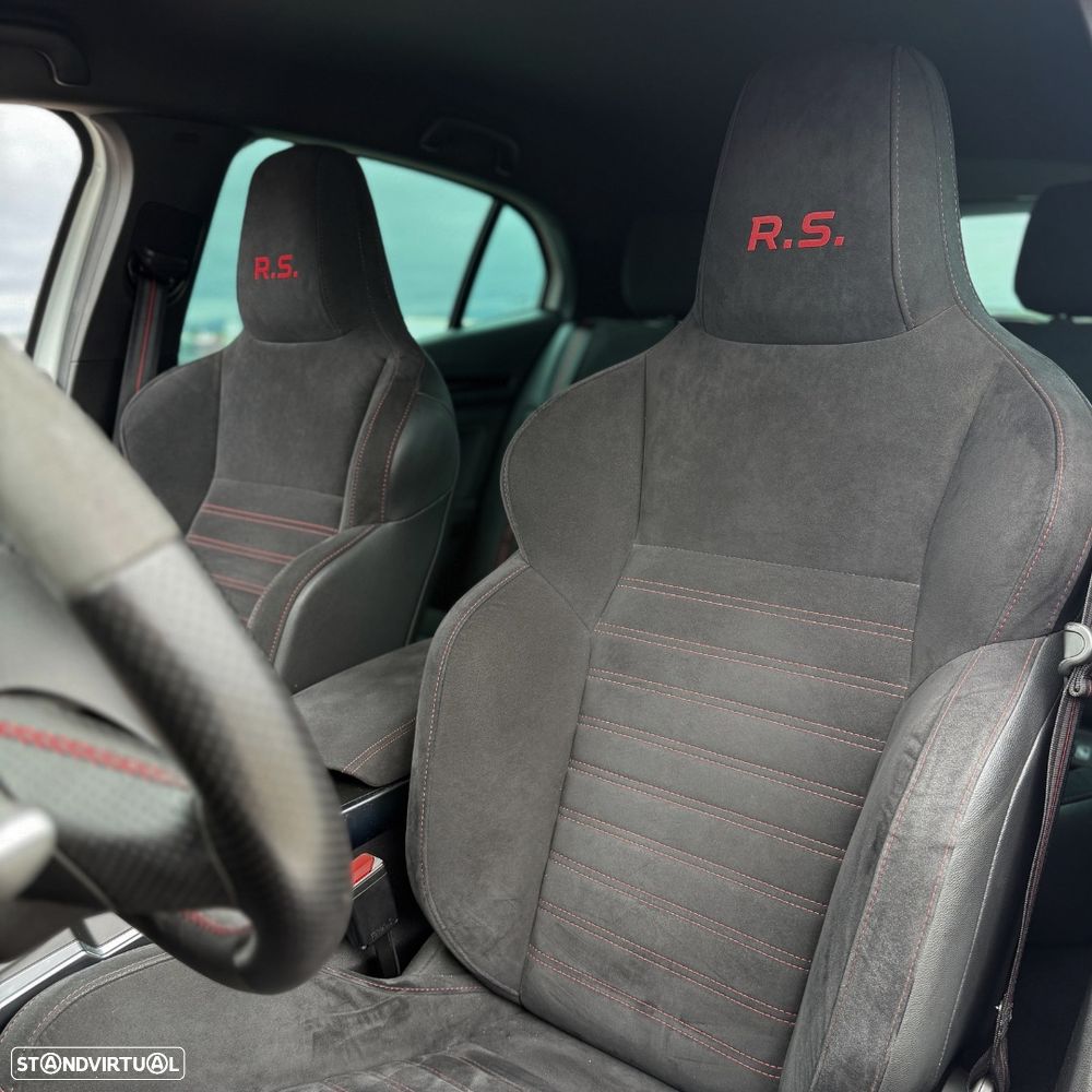 Renault Mégane TCe 300 GPF R.S. TROPHY - 11