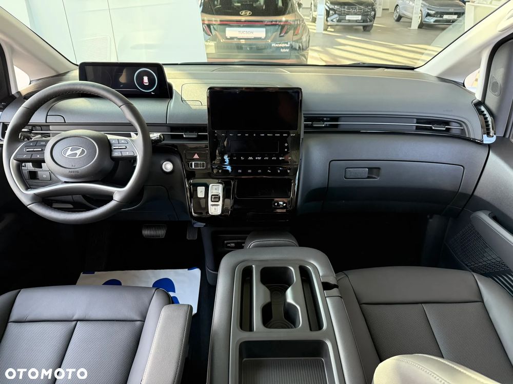 Hyundai Staria - 11