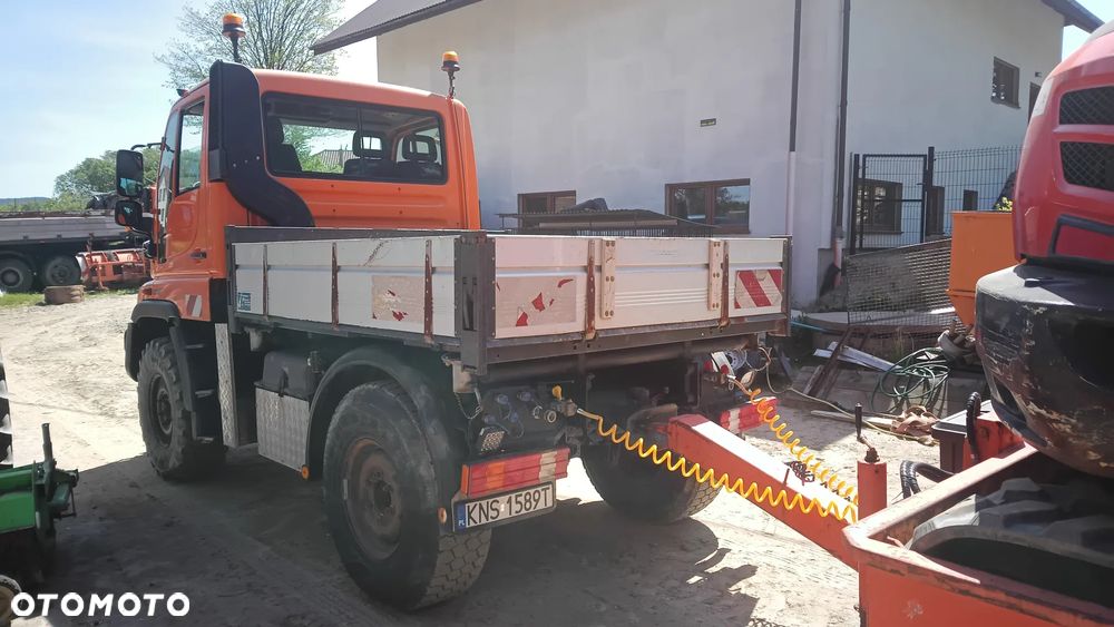 Mercedes-Benz Unimog  u300 405/10 - 4