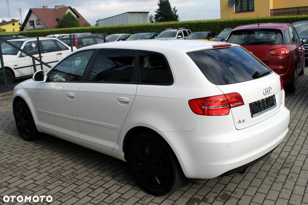 Audi A3 Sportback 1.6 Ambiente - 6