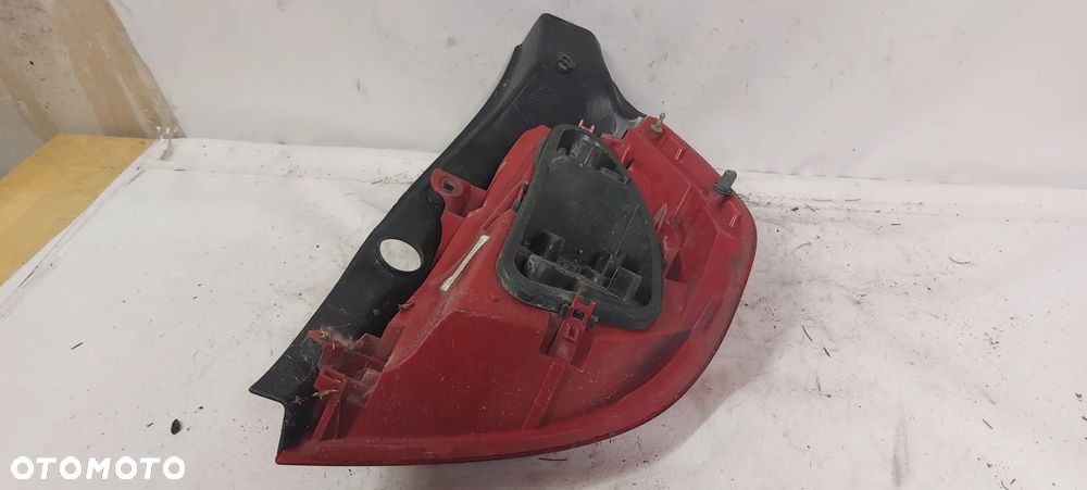 .  TYL TYLNA LAMPA LEWA RENAULT CLIO 3 HB - 6