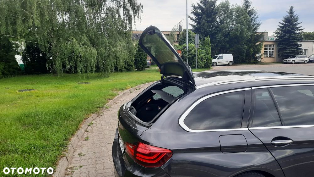 BMW Seria 5 530d xDrive - 23