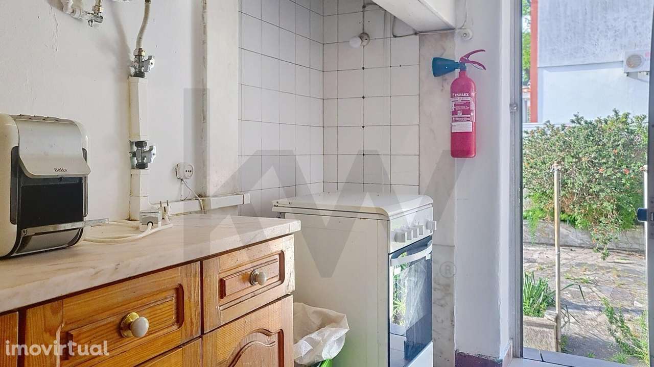 Moradia Caselas, Restelo T4 com jardim, para ARRENDAR - Grande imagem: 4/16