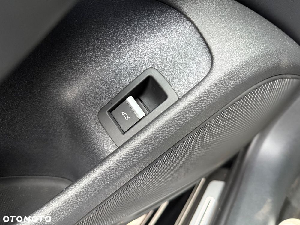 Audi A4 Avant 35 TDI S tronic S line - 31