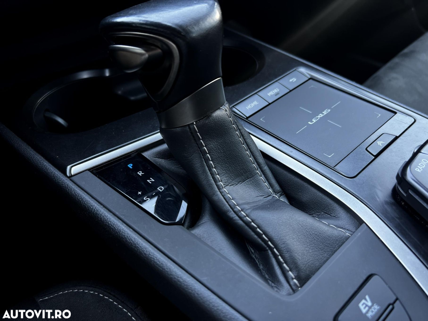 Lexus UX - 11