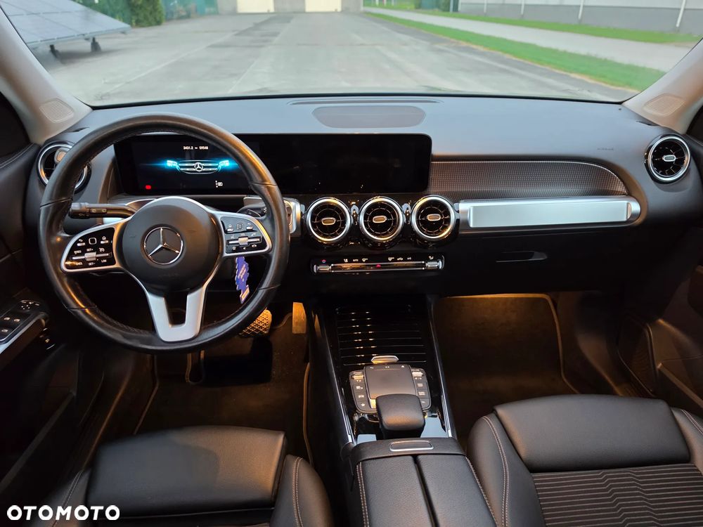 Mercedes-Benz GLB - 12