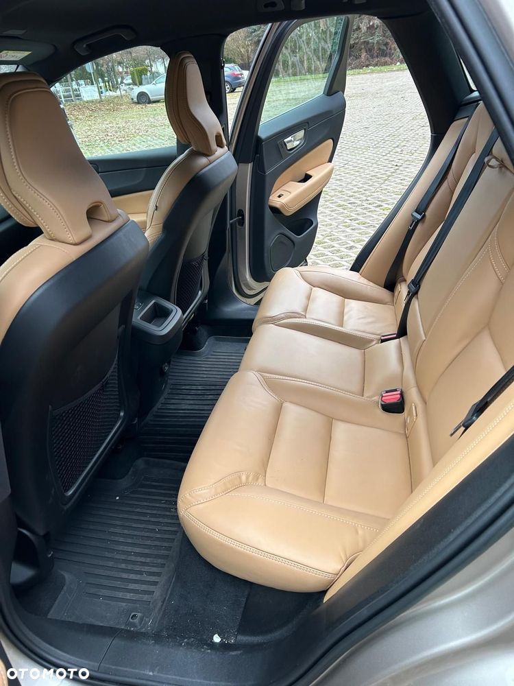 Volvo XC 60 B4 D AWD Plus Bright - 5