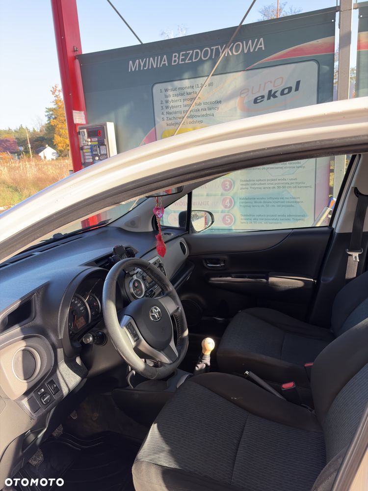 Toyota Yaris - 7