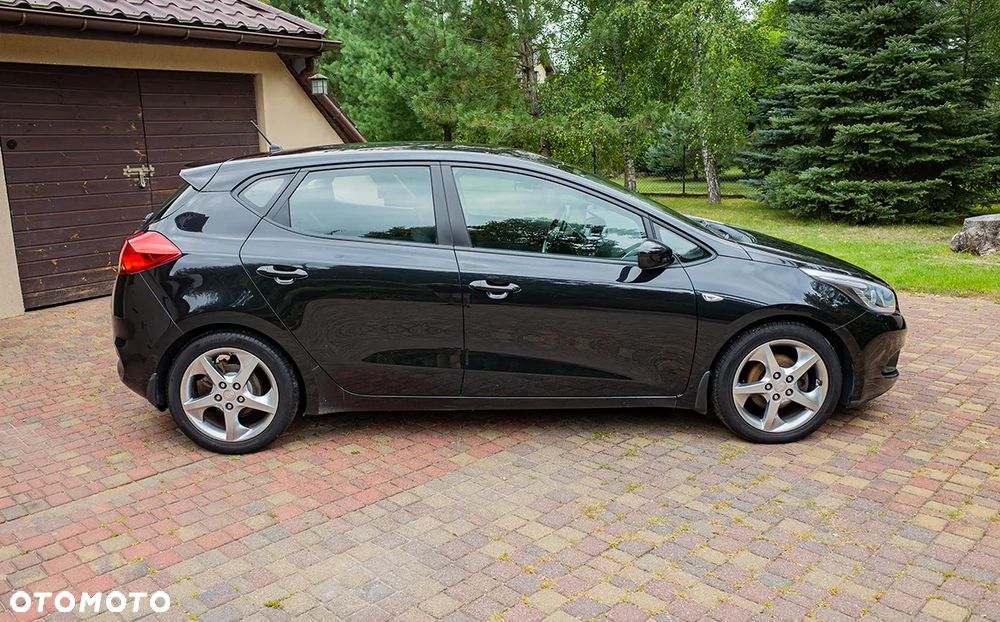 Kia Ceed - 12