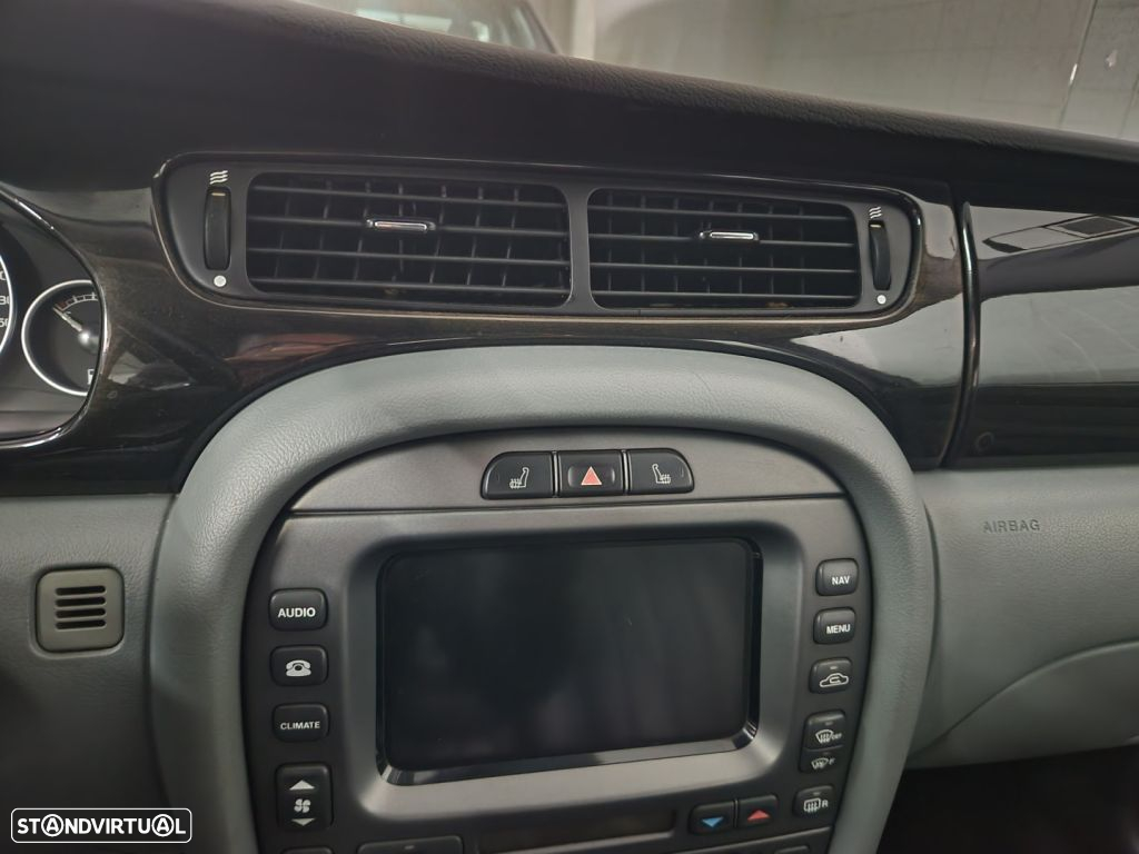 Jaguar X-Type 3.0 Executive Auto. - 15