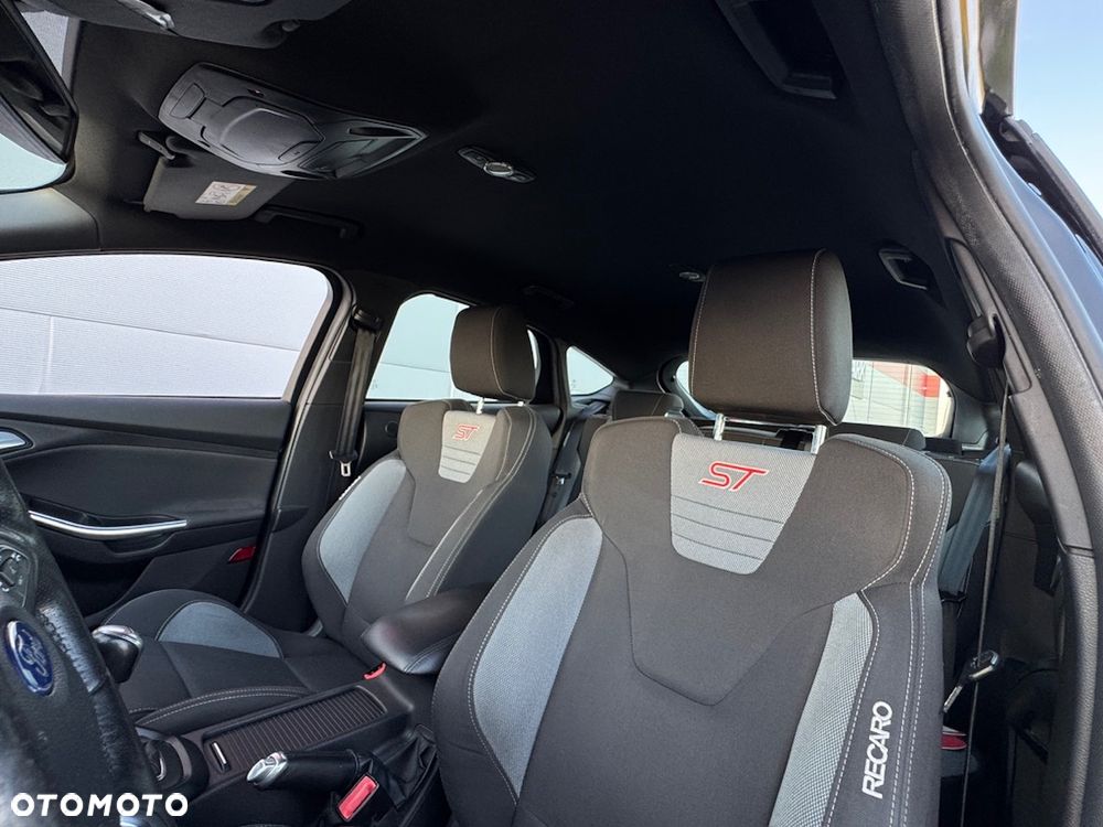 Ford Focus 2.0 TDCi ST - 11