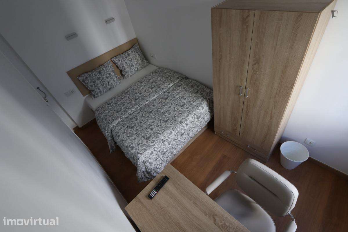 Quarto - localizado em Martim Moniz Lisbon - Grande imagem: 2/10